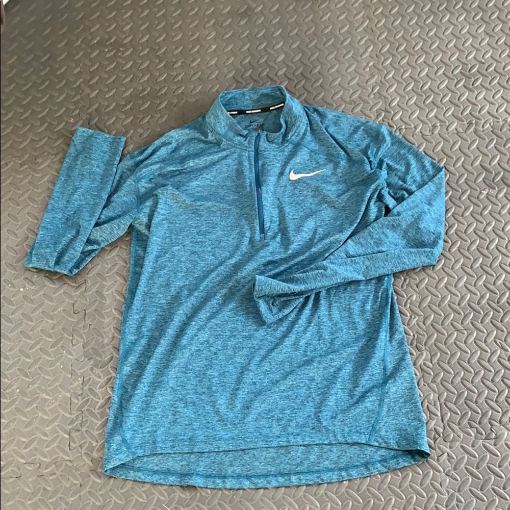 Like New men’s Nike long sleeve